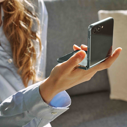 Samsung Teléfono Celular Galaxy Z Flip 5, 512GB + Gratis Estuche Transparente + Cargador Inalámbrico 15W