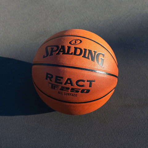 Spalding Balón Basketball React Fiba 2t #7