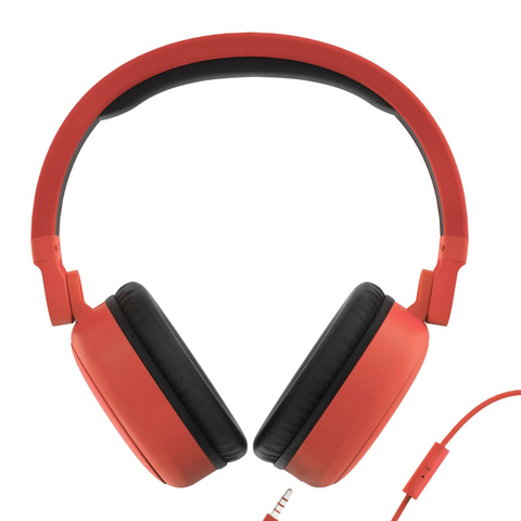 mujer deportiva con auriculares rojos escuchando música para hacer